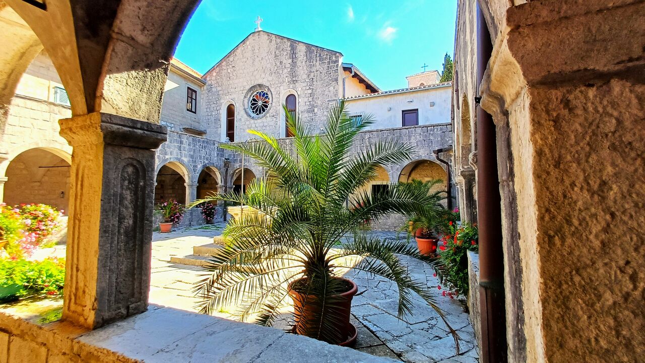 Kláštor na ostrove Košljun