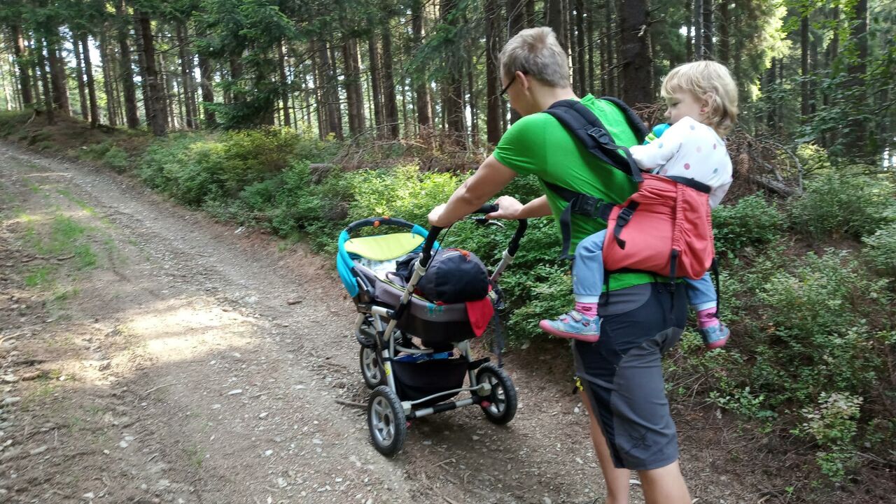 S kočárkem přes mrtvoly